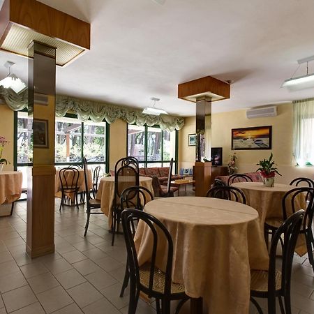 Hotel Valentino ピナレッラ エクステリア 写真