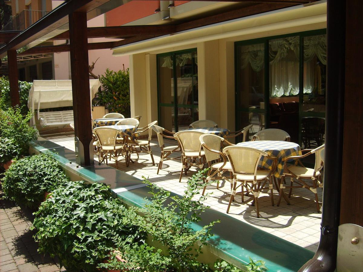Hotel Valentino ピナレッラ エクステリア 写真