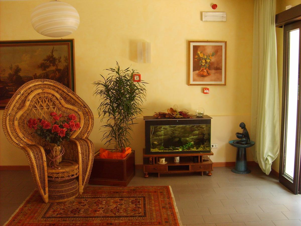 Hotel Valentino ピナレッラ エクステリア 写真